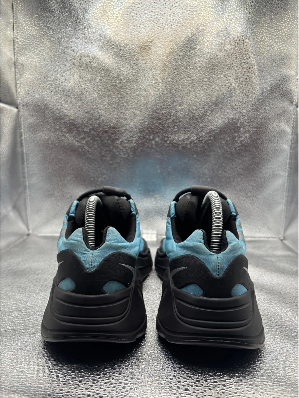 Adidas Yeezy boost 700 MNVN bright cyan